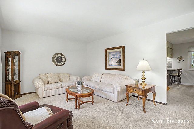 961 Maplerow Avenue Nw, City Of Walker, MI 49534