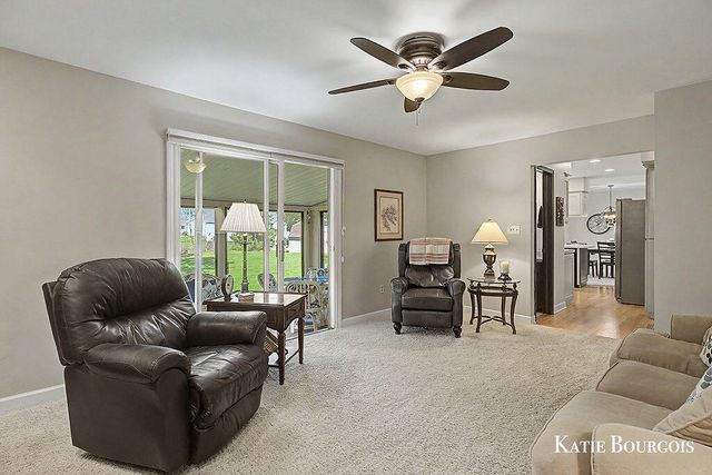 961 Maplerow Avenue Nw, City Of Walker, MI 49534