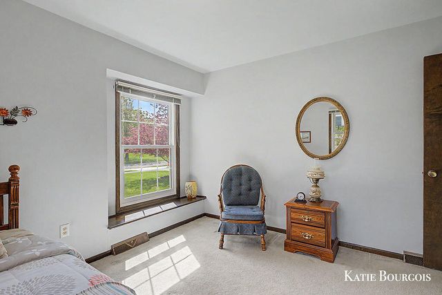 961 Maplerow Avenue Nw, City Of Walker, MI 49534