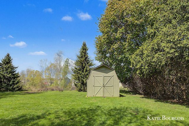 961 Maplerow Avenue Nw, City Of Walker, MI 49534