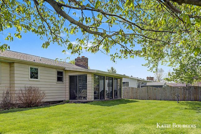961 Maplerow Avenue Nw, City Of Walker, MI 49534
