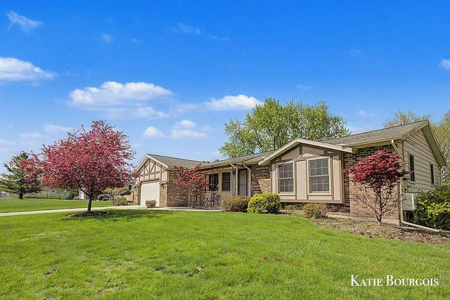 961 Maplerow Avenue Nw, City Of Walker, MI 49534
