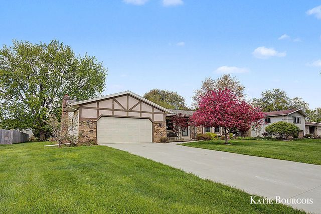 961 Maplerow Avenue Nw, City Of Walker, MI 49534