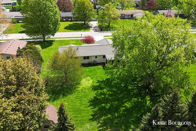961 Maplerow Avenue Nw, City Of Walker, MI 49534