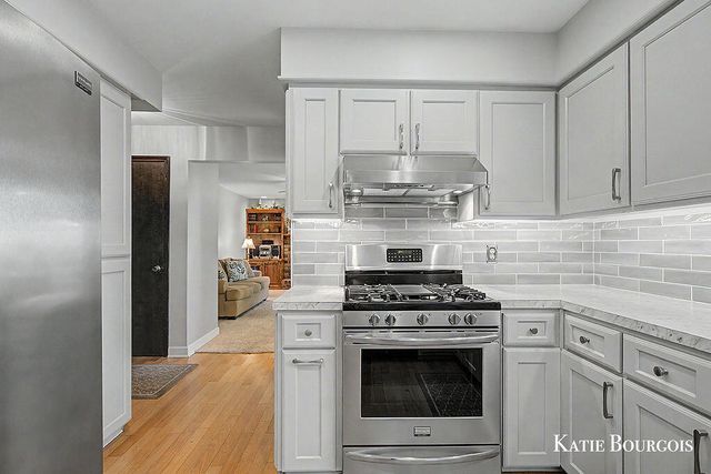961 Maplerow Avenue Nw, City Of Walker, MI 49534