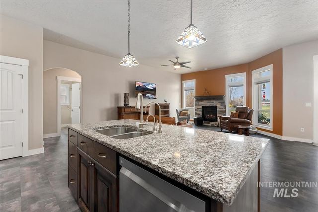 2996 E Onyx Ct, Nampa, ID 83686