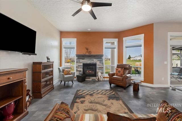 2996 E Onyx Ct, Nampa, ID 83686