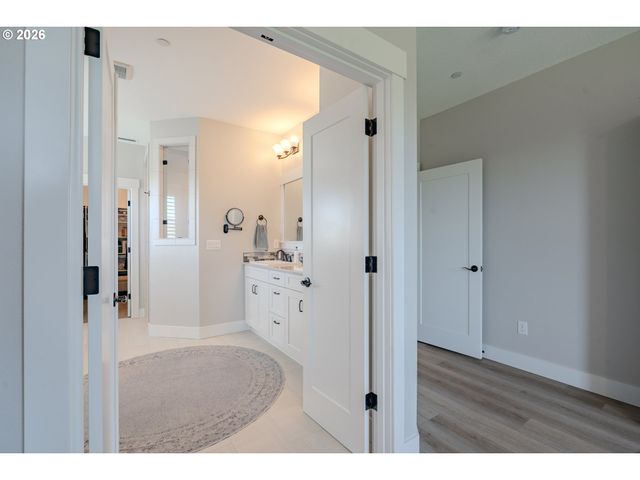 35127 Ne 92ND Ct, La Center, WA 98629
