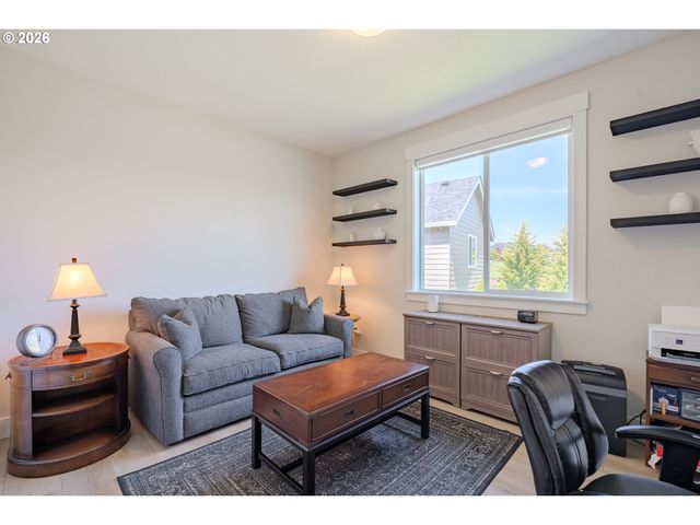 35127 Ne 92ND Ct, La Center, WA 98629
