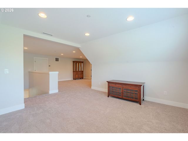 35127 Ne 92ND Ct, La Center, WA 98629