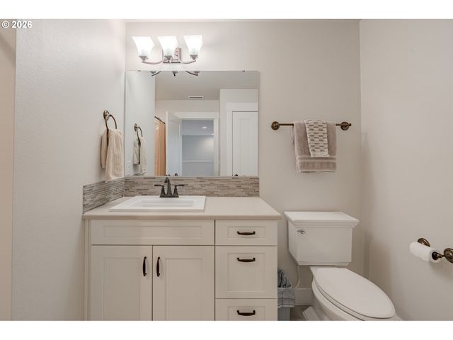 35127 Ne 92ND Ct, La Center, WA 98629