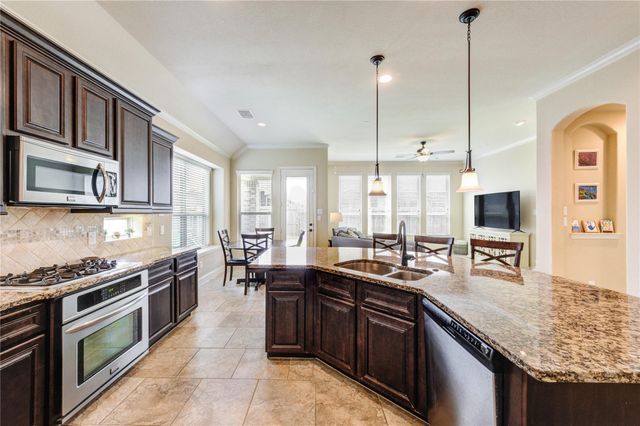 298 Clearwood Drive, League City, TX 77573