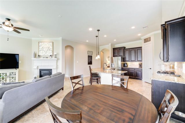 298 Clearwood Drive, League City, TX 77573
