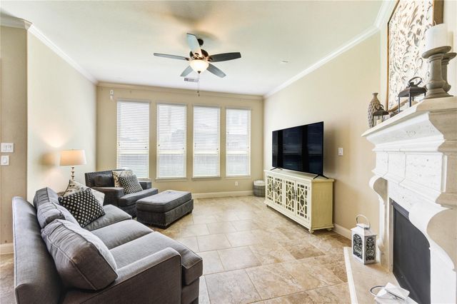 298 Clearwood Drive, League City, TX 77573