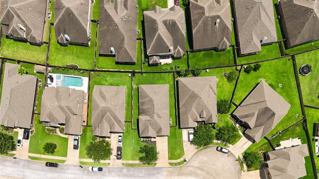 298 Clearwood Drive, League City, TX 77573