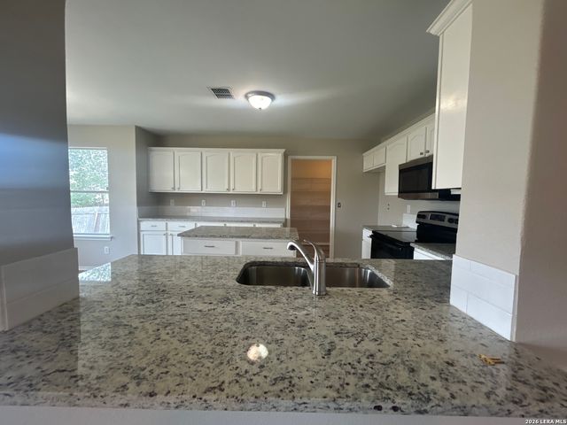 322 CANDY DR, Converse, TX 78109
