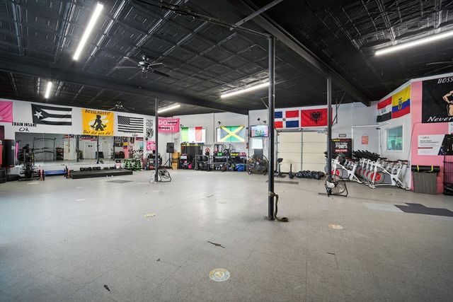 218-226 Saint James Blvd, Springfield, MA 01104