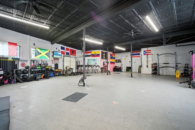 218-226 Saint James Blvd, Springfield, MA 01104