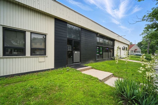 218-226 Saint James Blvd, Springfield, MA 01104