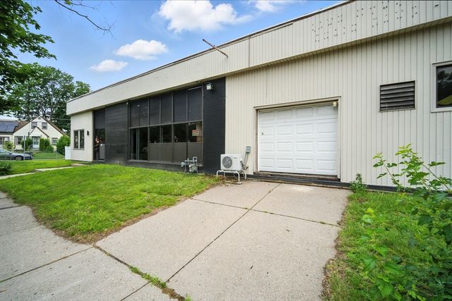 218-226 Saint James Blvd, Springfield, MA 01104