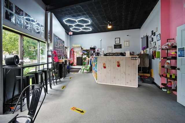 218-226 Saint James Blvd, Springfield, MA 01104