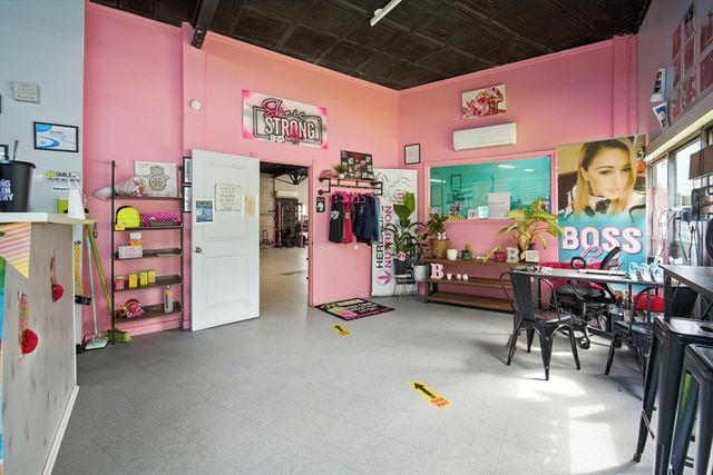 218-226 Saint James Blvd, Springfield, MA 01104