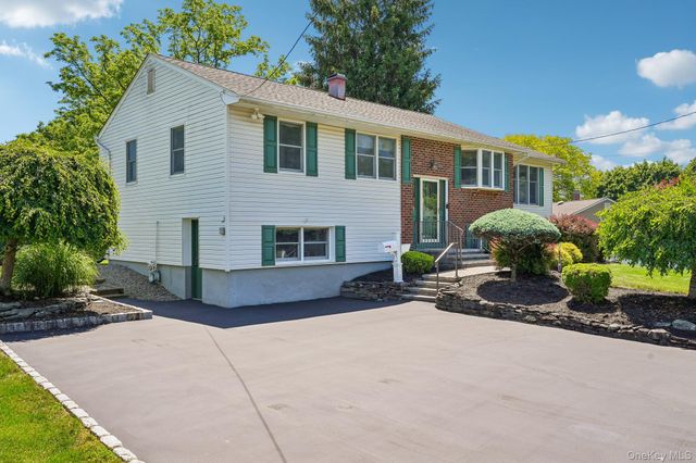 12 Bayview Drive, Stony Point, NY 10980