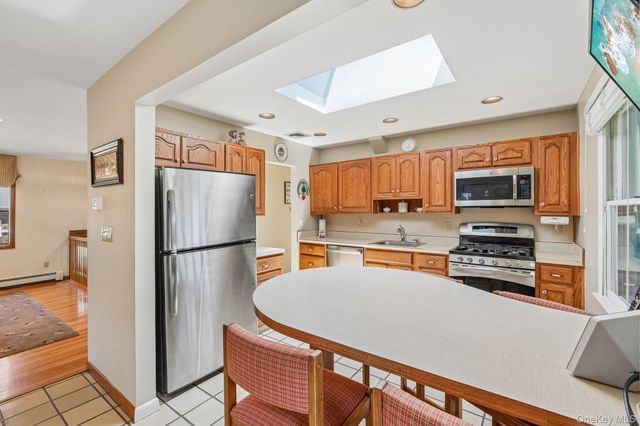 12 Bayview Drive, Stony Point, NY 10980