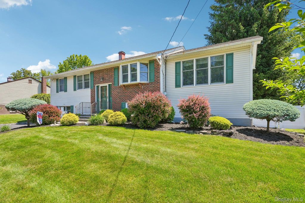 12 Bayview Drive, Stony Point, NY 10980