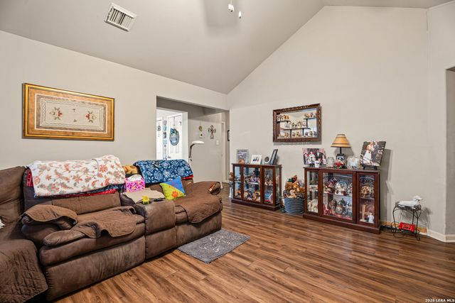 13651 Bridgeview, San Antonio, TX 78247