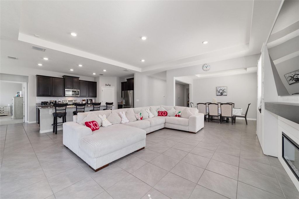 Image 20 of property listing at 5902 SW 80TH PLACE, Ocala, FL 34476