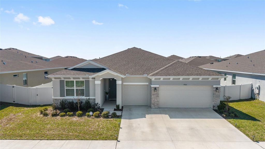 Image 3 of property listing at 5902 SW 80TH PLACE, Ocala, FL 34476