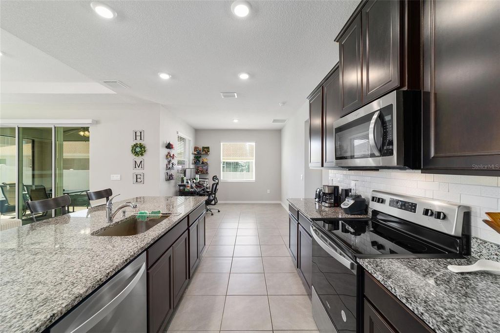 Image 36 of property listing at 5902 SW 80TH PLACE, Ocala, FL 34476