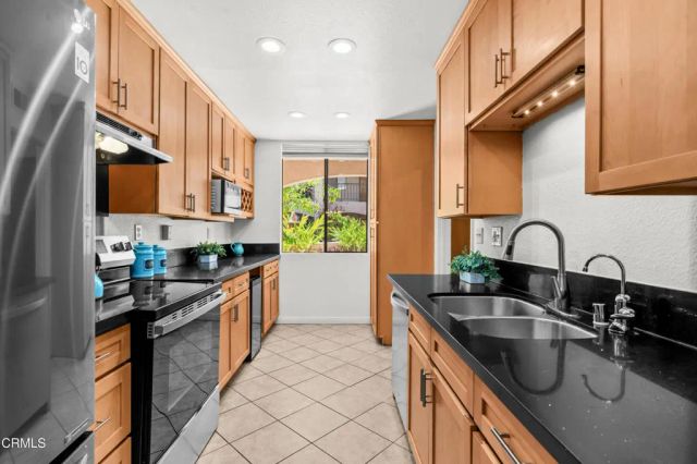 4200 Via Arbolada 123, Los Angeles, CA 90042