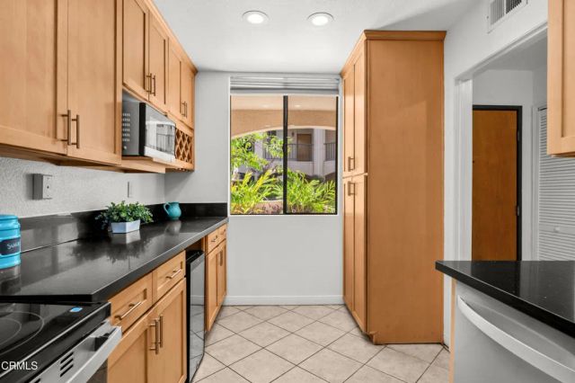 4200 Via Arbolada 123, Los Angeles, CA 90042