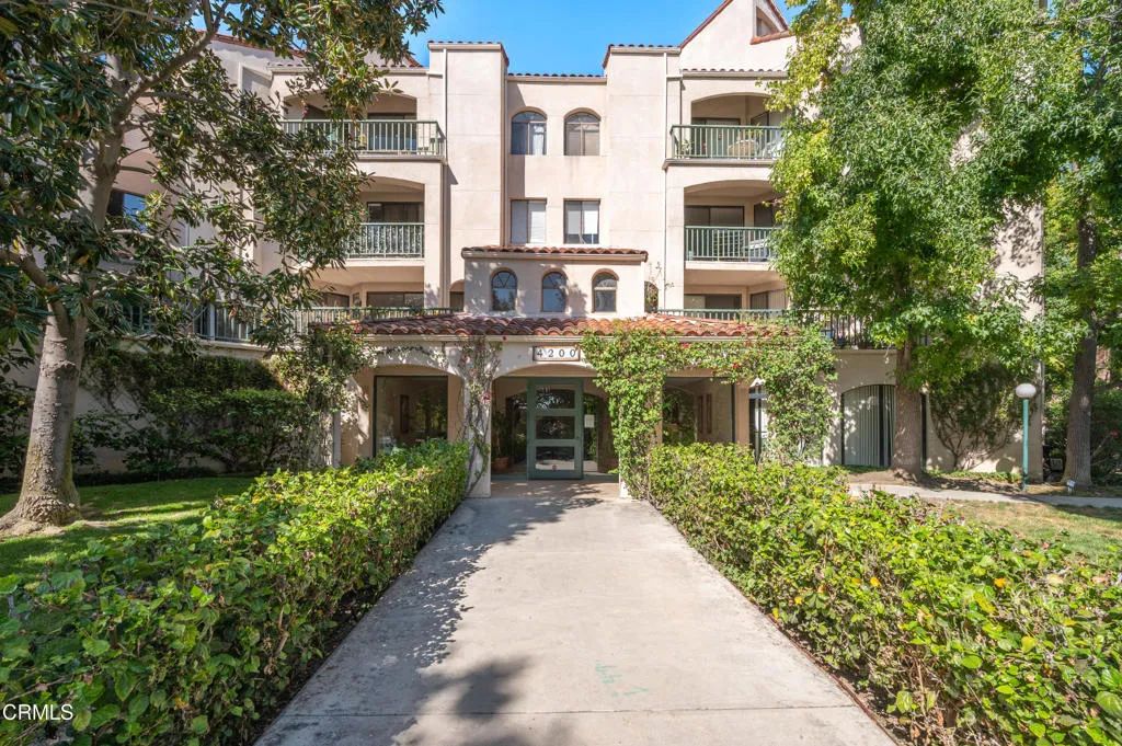 4200 Via Arbolada 123, Los Angeles, CA 90042