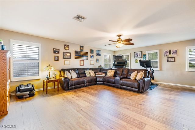 8010 Fountain Mist, Lehigh Acres, FL 33972