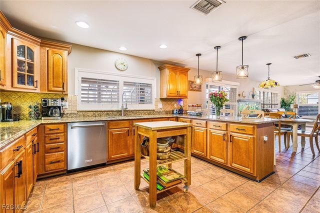 8010 Fountain Mist, Lehigh Acres, FL 33972