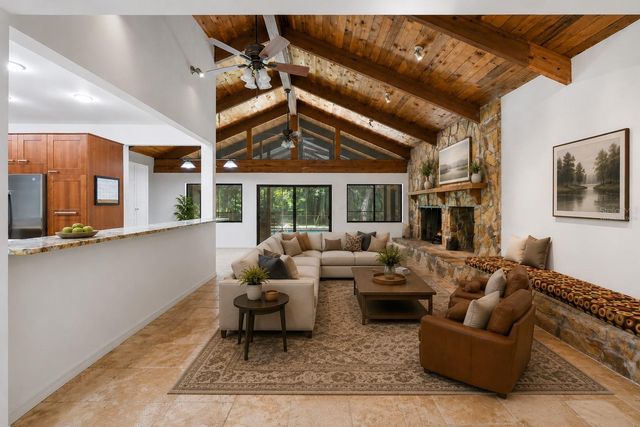 181 N SMOKEY MOUNTAIN ROAD, Seffner, FL 33584