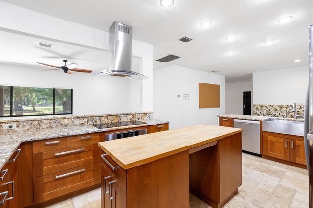 181 N SMOKEY MOUNTAIN ROAD, Seffner, FL 33584