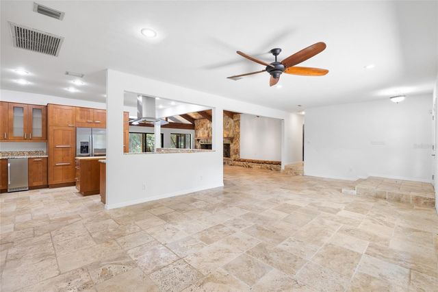 181 N SMOKEY MOUNTAIN ROAD, Seffner, FL 33584
