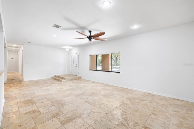 181 N SMOKEY MOUNTAIN ROAD, Seffner, FL 33584