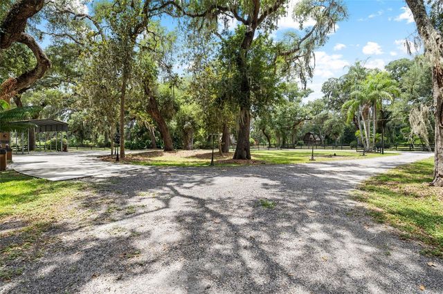 181 N SMOKEY MOUNTAIN ROAD, Seffner, FL 33584