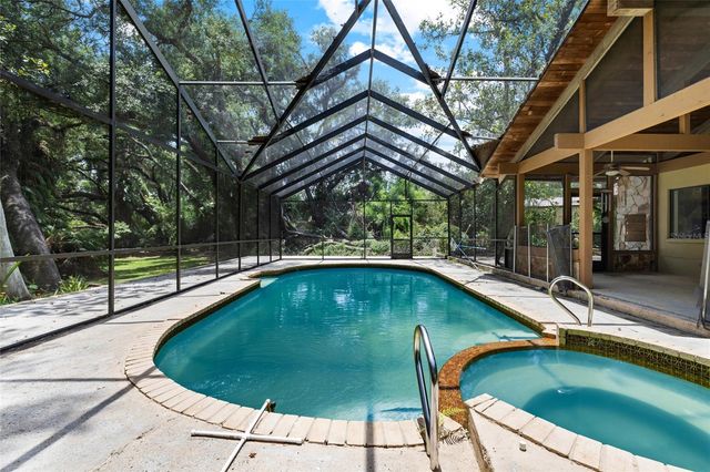 181 N SMOKEY MOUNTAIN ROAD, Seffner, FL 33584