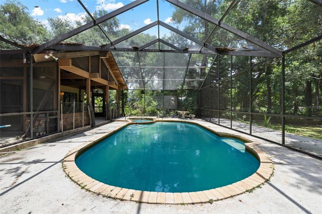 181 N SMOKEY MOUNTAIN ROAD, Seffner, FL 33584