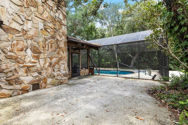 181 N SMOKEY MOUNTAIN ROAD, Seffner, FL 33584