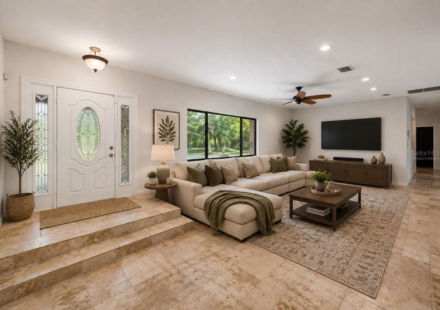 181 N SMOKEY MOUNTAIN ROAD, Seffner, FL 33584