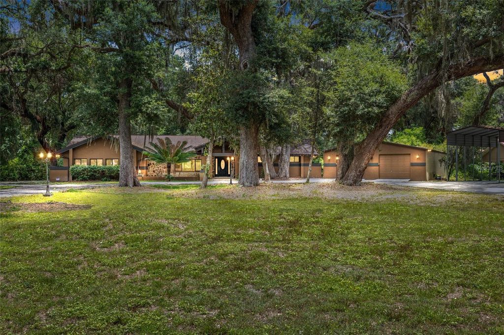 181 N SMOKEY MOUNTAIN ROAD, Seffner, FL 33584