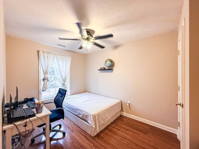95 High St C, Uxbridge, MA 01569