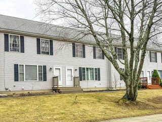 95 High St C, Uxbridge, MA 01569